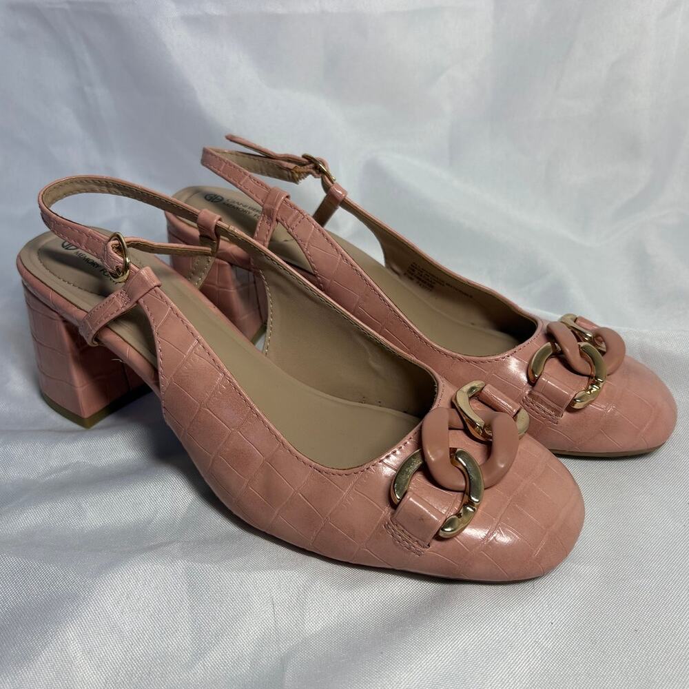 Giani Bernini Women's Tatiaa Block Heel Slingback Pumps Pink size 8.5